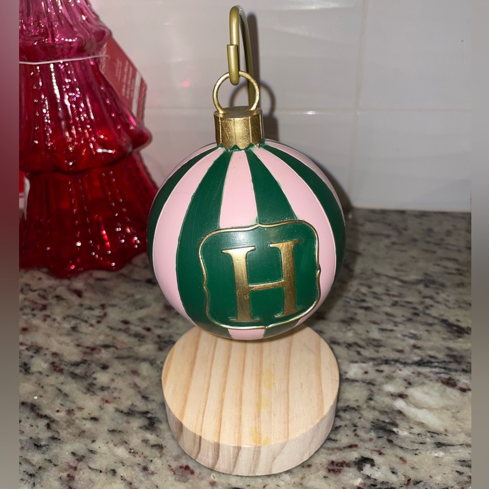 Single Ornament Holder